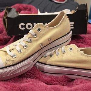 Converse Women’s Low Top Canvas Sneakers — Pale Yellow-platform